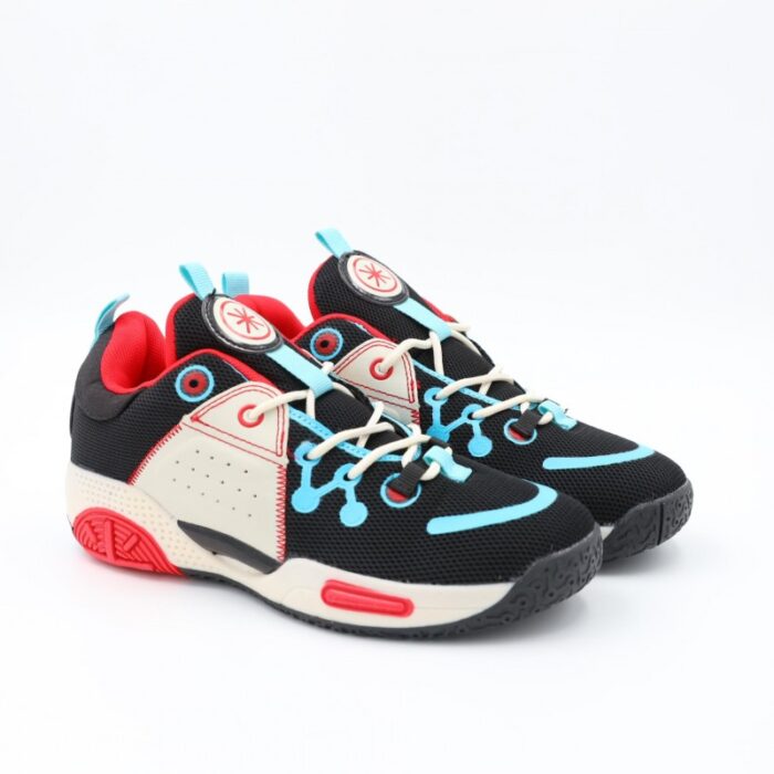 ⁦حذاء رياضي ولادي لون أسود و أحمر⁩ - الصورة ⁦3⁩