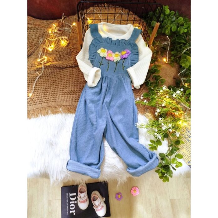 103386211_68834145259f4 طقم افرهول مع بلوزة كم بناتي لون أخضر فيروزي وأبيض - الصورة 1