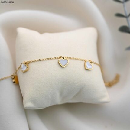 سوار مع تعليقات قلوب للأطفال لون ذهبي من FJ مقاوم لتغير اللون كفالة سنتين ضد تغير اللون