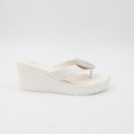 ⁦بابوج ستاتي بكعب تصميم اصبع لون أبيض⁩ - الصورة ⁦3⁩