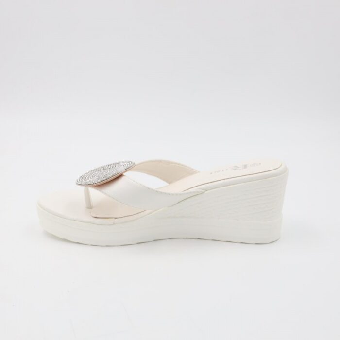 ⁦بابوج ستاتي بكعب تصميم اصبع لون أبيض⁩ - الصورة ⁦4⁩