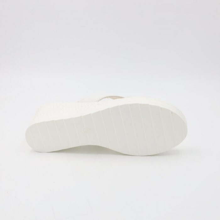 ⁦بابوج ستاتي بكعب تصميم اصبع لون أبيض⁩ - الصورة ⁦5⁩