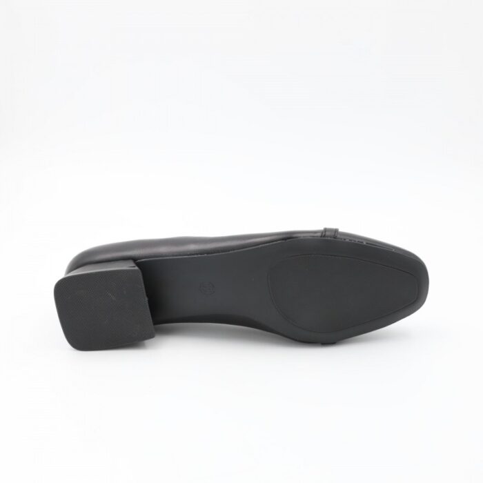 ⁦كندرة جلد كعب للنساء لون أسود⁩ - الصورة ⁦4⁩