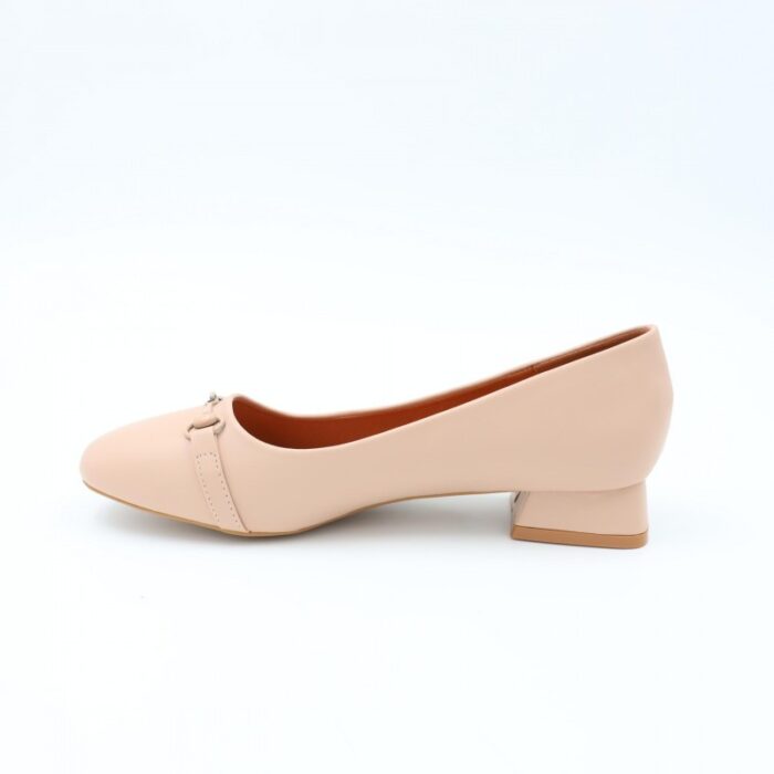 ⁦كندرة جلد كعب للنساء لون بيج⁩ - الصورة ⁦4⁩