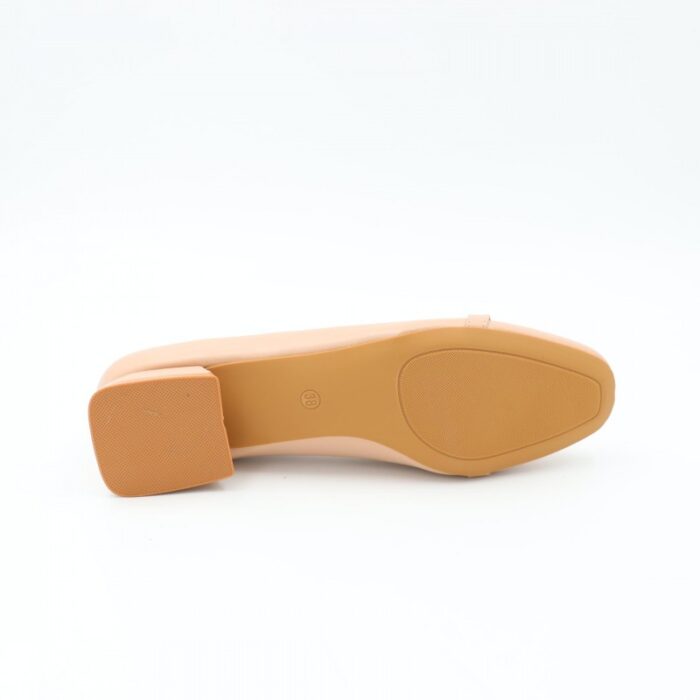 ⁦كندرة جلد كعب للنساء لون بيج⁩ - الصورة ⁦5⁩