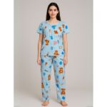 بيجامة ستاتية لون أزرق اشكال ملون بنطلون وبلوزة نص كم