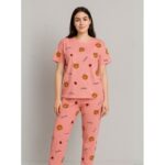 بيجامة ستاتية لون زهري اشكال ملون بنطلون وبلوزة نص كم