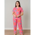 بيجامة ستاتية لون زهري اشكال ملون بنطلون وبلوزة نص كم