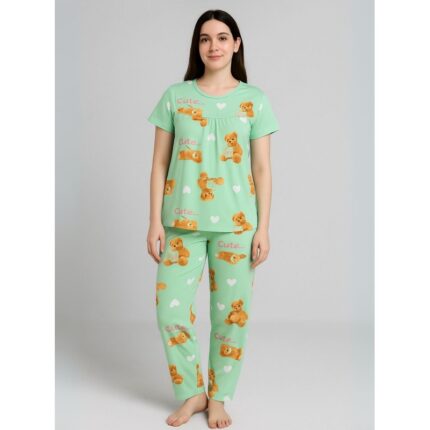 بيجامة ستاتية لون اخضر اشكال ملون بنطلون وبلوزة نص كم