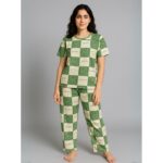بيجامة ستاتية لون اخضر و ابيض اشكال ملون بنطلون وبلوزة نص كم