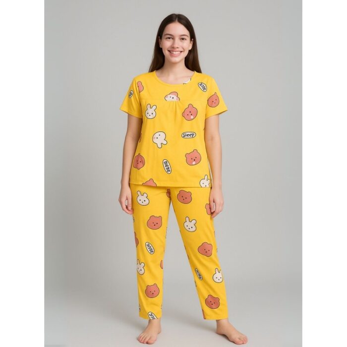 103386566_687812615b300 بيجامة ستاتية لون اصفر اشكال ملون بنطلون وبلوزة نص كم - الصورة 1