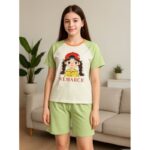 بيجامه ستاتيه بلوزه و شورت برسوم لون ابيض و اخضر