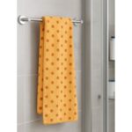 ⁦منشفة حمام لون أصفر 70*140 سم⁩ - الصورة ⁦2⁩