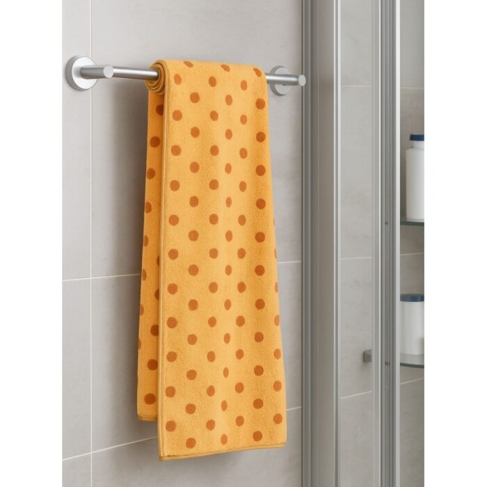 ⁦منشفة حمام لون أصفر 70*140 سم⁩ - الصورة ⁦2⁩