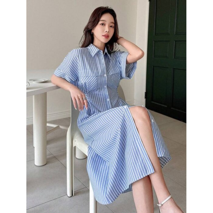 ⁦فستان صيفي طويل مخطط بالطول لون أزرق و أبيض⁩ - الصورة ⁦3⁩