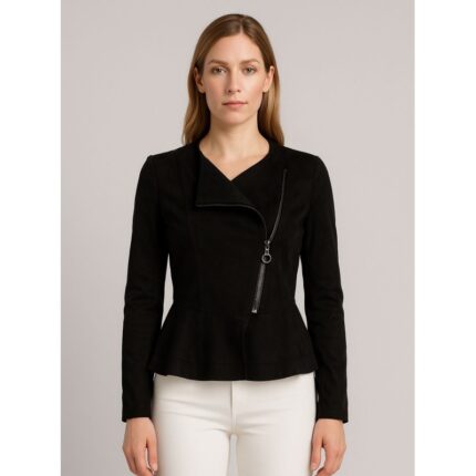 بلوزة شتوية للنساء لون أسود