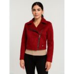جاكيت شتوي للنساء لون أحمر