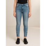 بنطال جينز للنساء لون أزرق فاتح