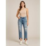 ⁦بنطال جينز للنساء لون أزرق فاتح⁩ - الصورة ⁦2⁩