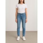 بنطال جينز للنساء لون أزرق فاتح