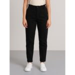 بنطال جينز للنساء لون أسود