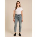 بنطال جينز للنساء لون أزرق