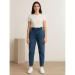 ⁦بنطال جينز للنساء لون أزرق غامق⁩ - الصورة ⁦2⁩