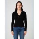 بلوزة صوف لون أسود