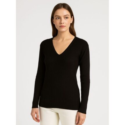 بلوزة صوف للنساء لون أسود