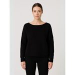 بلوزة صوف للنساء لون أسود