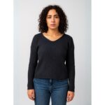 بلوزة صوف للنساء لون رمادي