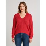 بلوزة صوف للنساء لون أحمر