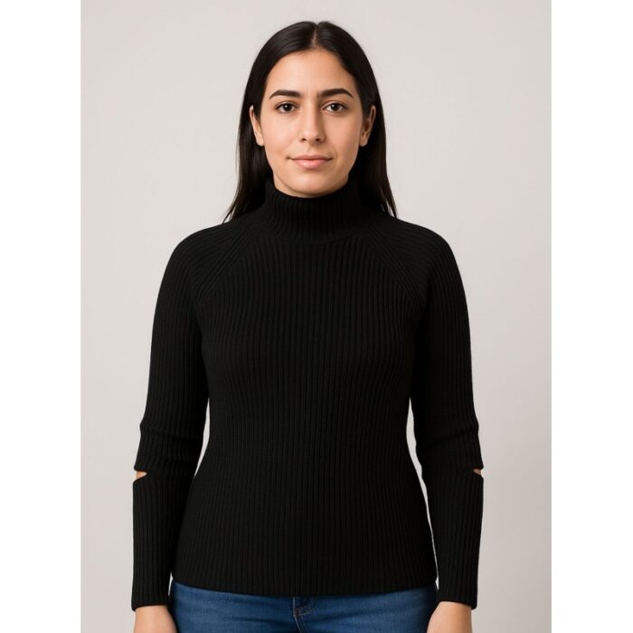 103386885_688a0c4400c33 بلوزة صوف للنساء مع قبة لون أسود - الصورة 1