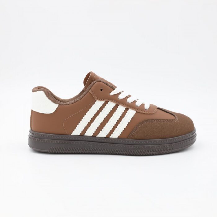 ⁦حذاء رياضي شبابي لون بني وأبيض⁩ - الصورة ⁦3⁩