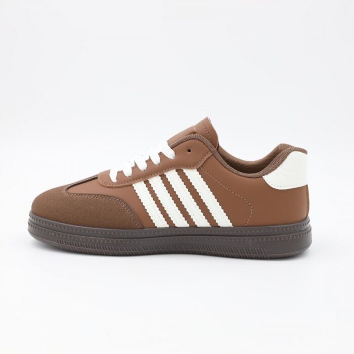 ⁦حذاء رياضي شبابي لون بني وأبيض⁩ - الصورة ⁦4⁩