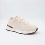 ⁦حذاء رياضي شبابي لون بيج⁩ - الصورة ⁦2⁩