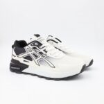 حذاء رياضي للرجال لون أبيض وأسود