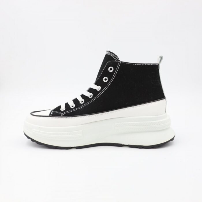 ⁦حذاء كاجول نعل عالي شبابي لون أسود ونعل أبيض⁩ - الصورة ⁦4⁩