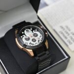 ساعة رجالي 5T مع اطار مميز أسود و ذهبي