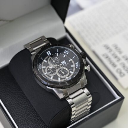 ساعة رجالي 5T مع اطار مميز لون فضي و اسود