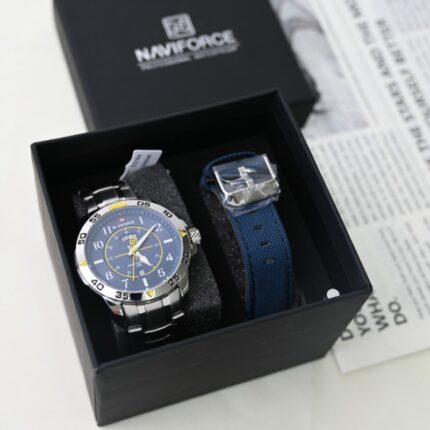 ساعة رجالي NAVIFORCE مع اطار مميز لون فضي وكحلي