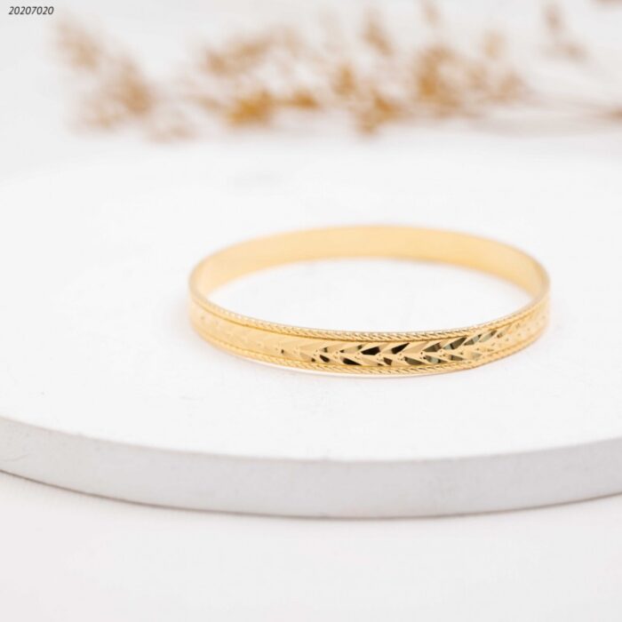 ⁦سوار سحب نقش لون ذهبي كفالة سنتين ضد تغير اللون⁩ - الصورة ⁦1⁩