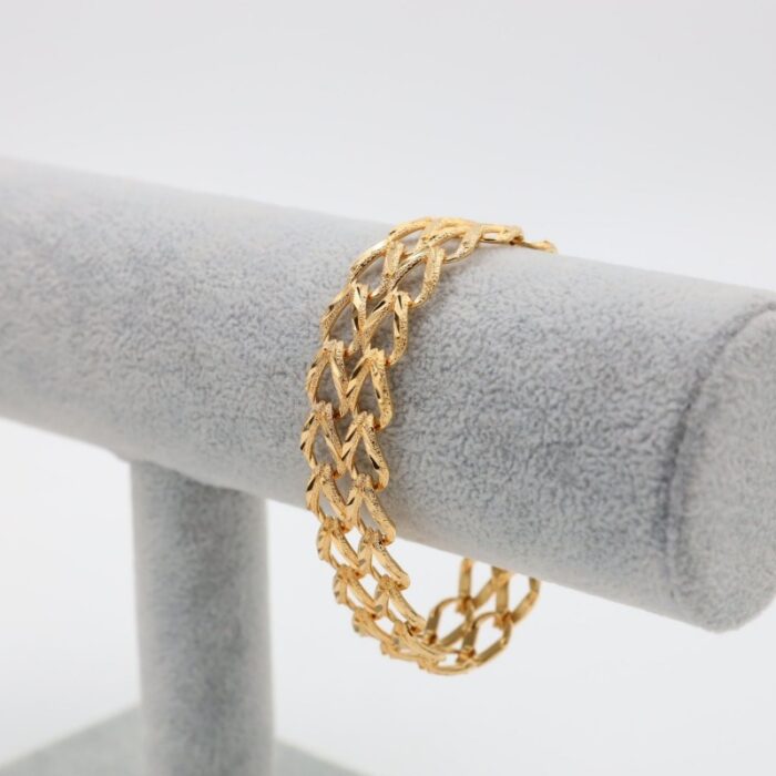 ⁦سوار بلدي جنزير 2 لاين نقش لون فضي كفالة سنتين ضد تغير اللون⁩ - الصورة ⁦3⁩