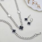 طقم جنزير - ماركة لون فضي كفالة سنتين ضد تغير اللون