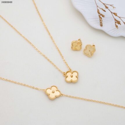 طقم اكسسوارات لون ذهبي كفالة سنتين ضد تغير اللون