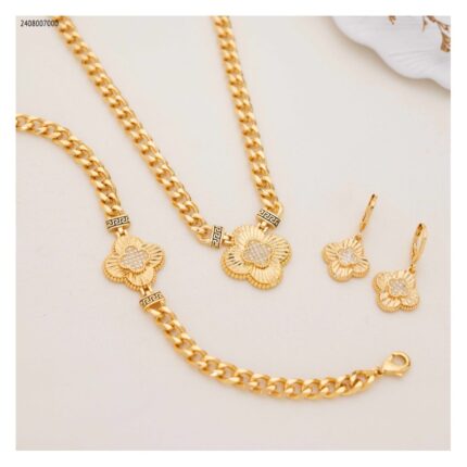 طقم ذهبي مع زركون  كفالة سنتين ضد تغير اللون