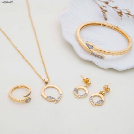 طقم ذهبي دائري مع زركون لون ذهبي كفالة سنتين ضد تغير اللون