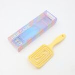 فرشاة ومشط تصفيف الشعر بلاستيك للنساء لون اصفر