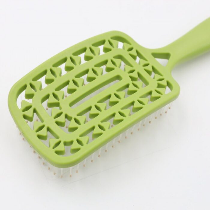 ⁦فرشاة شعر لون أخضر⁩ - الصورة ⁦2⁩