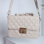 ⁦شنطة كتف لون بيج⁩ - الصورة ⁦2⁩